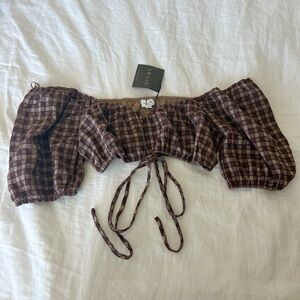 Le Lis plaid puff sleeve crop top